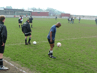 Jermaine Jones warming up for the final